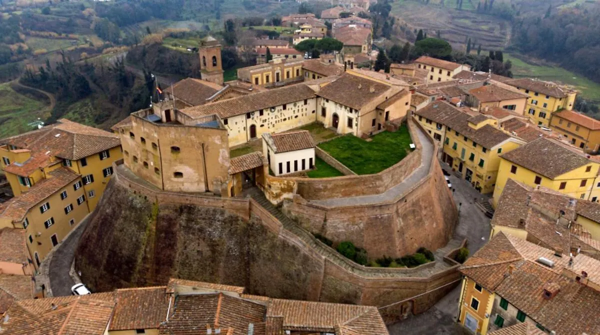 Casa Di Canfreo Lari